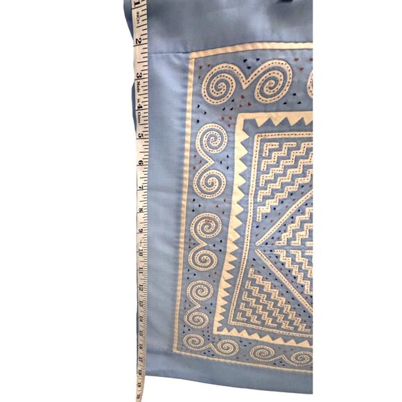 Vintage-Style Handcrafted Embroidered Square Tapestry With Geometric Patterns - Picture 3 of 8